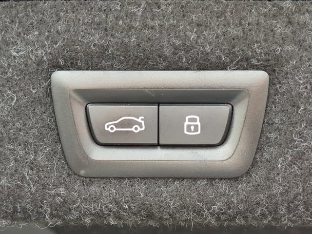 Used 2023 BMW 530e xDrive image 13