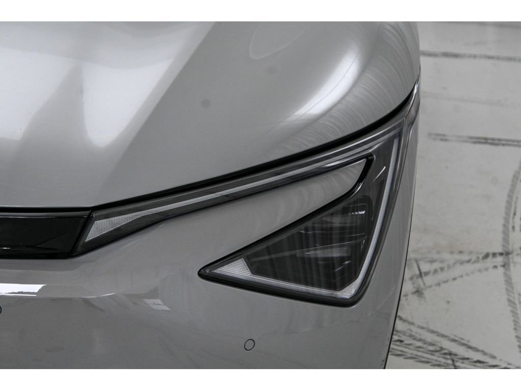 Used 2025 Kia EV6 Light w/ Light LR Technology Package image 9
