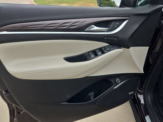 Used 2022 Buick Enclave Avenir w/ Avenir Technology Package FWD image 21