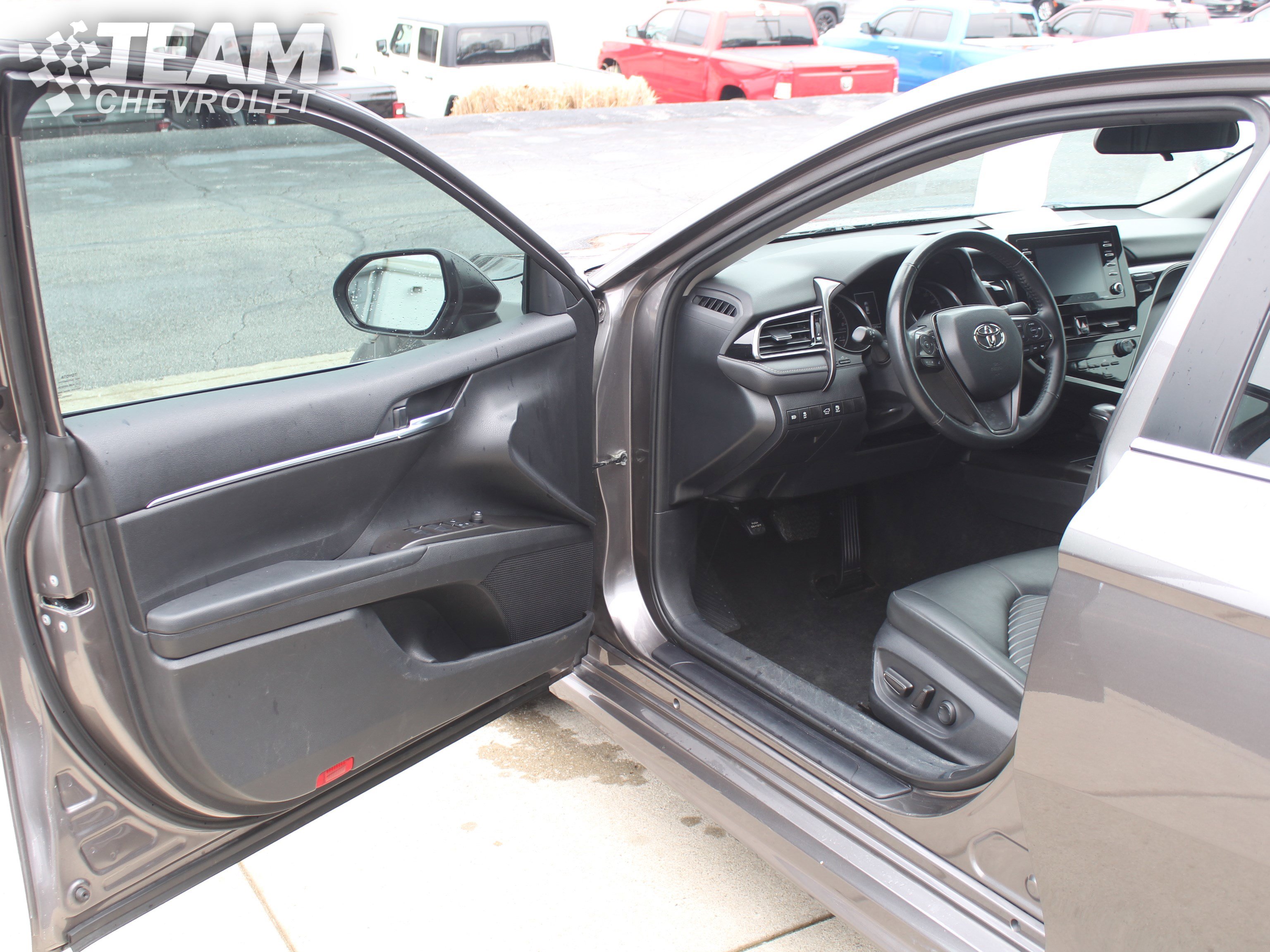 Used 2024 Toyota Camry SE image 10