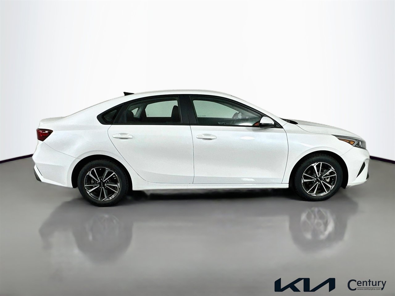Certified 2023 Kia Forte LXS w/ LXS Technology Package FWD image 4