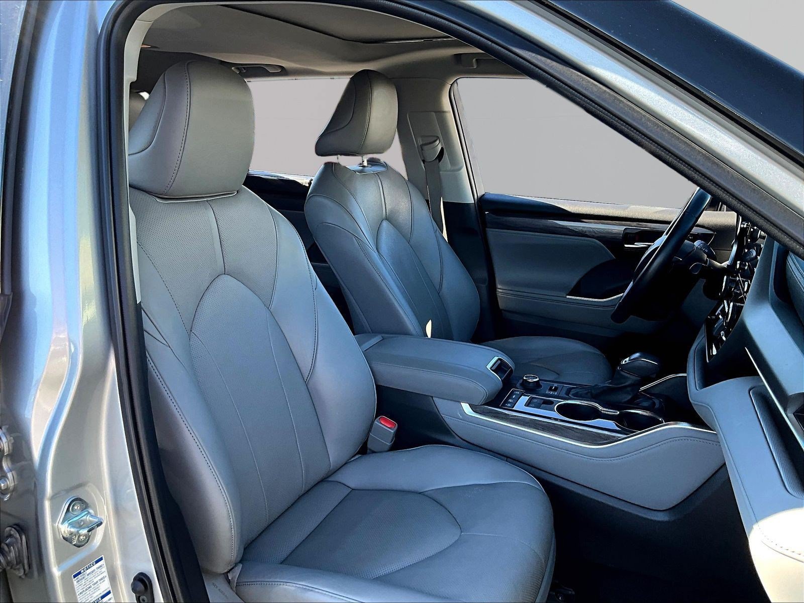 Used 2022 Toyota Highlander Limited AWD/4WD image 30