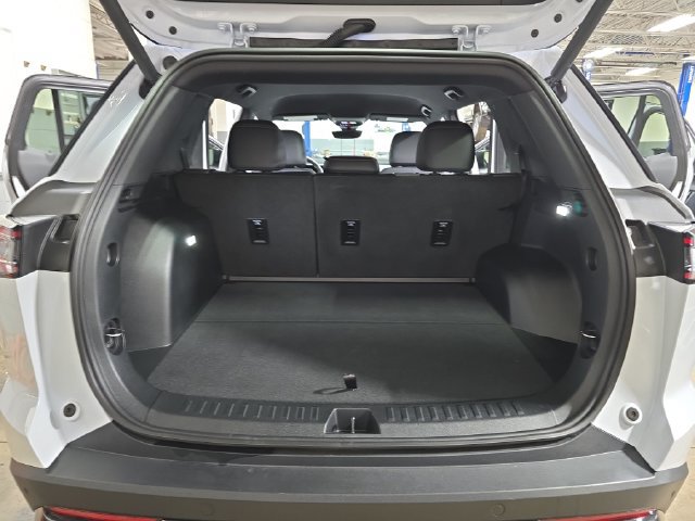 New 2026 Chevrolet Equinox RS w/ Convenience Package III FWD image 15