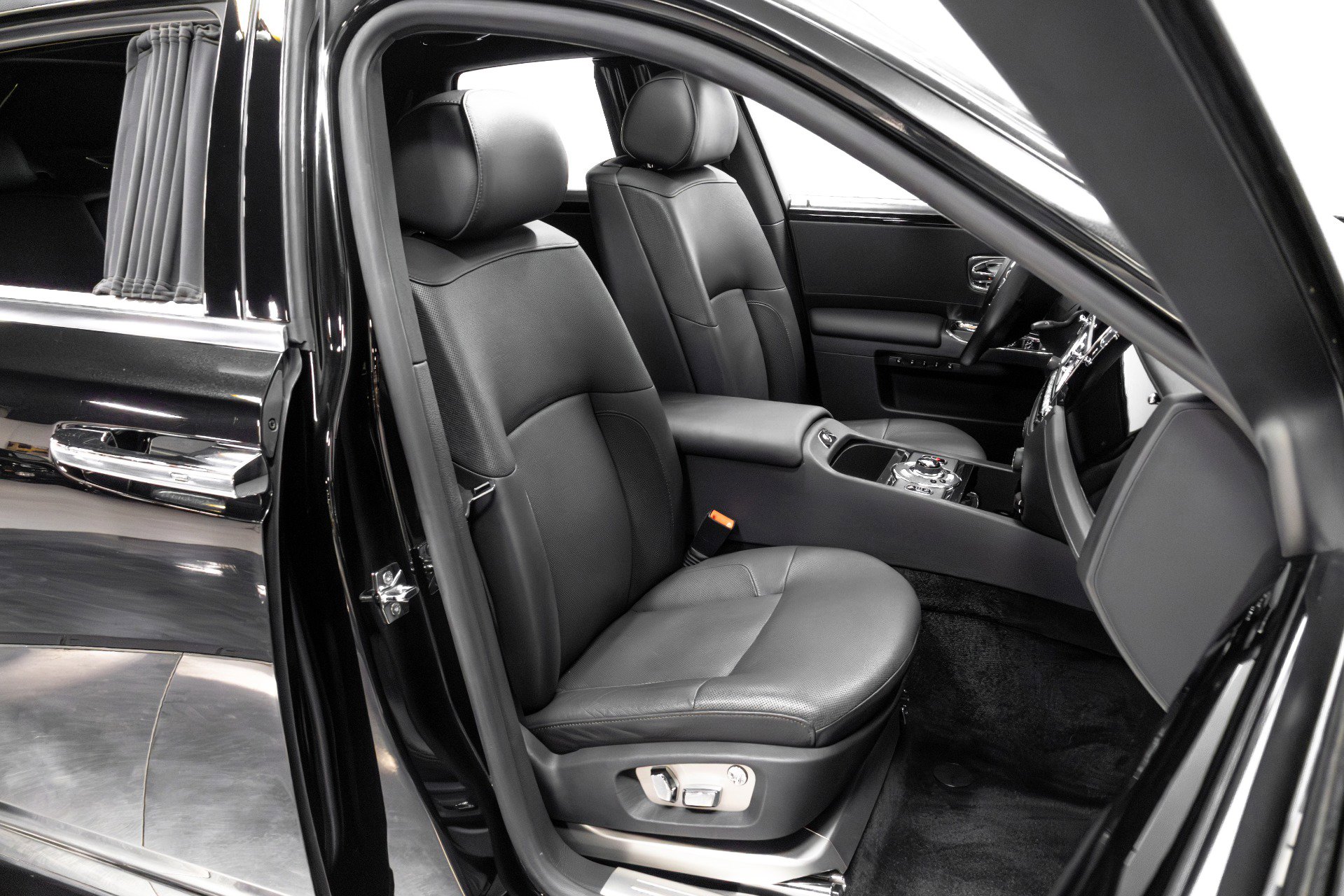 Used 2011 Rolls-Royce Ghost image 72