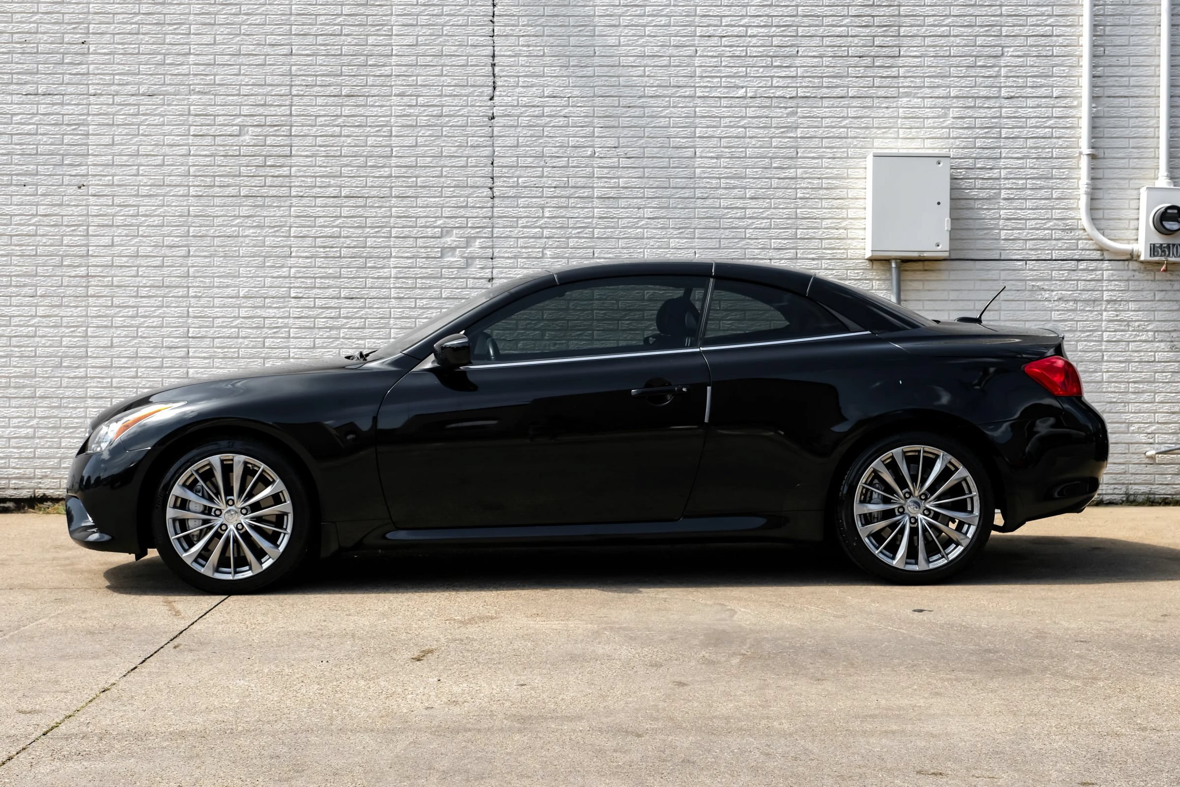 Used 2012 INFINITI G37 Convertible w/ Premium Pkg RWD image 10