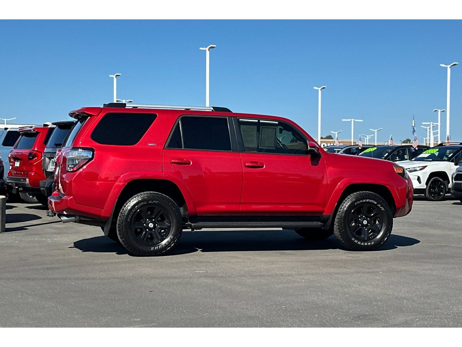 Used 2022 Toyota 4Runner SR5 Premium w/ Moonroof Package AWD/4WD image 3
