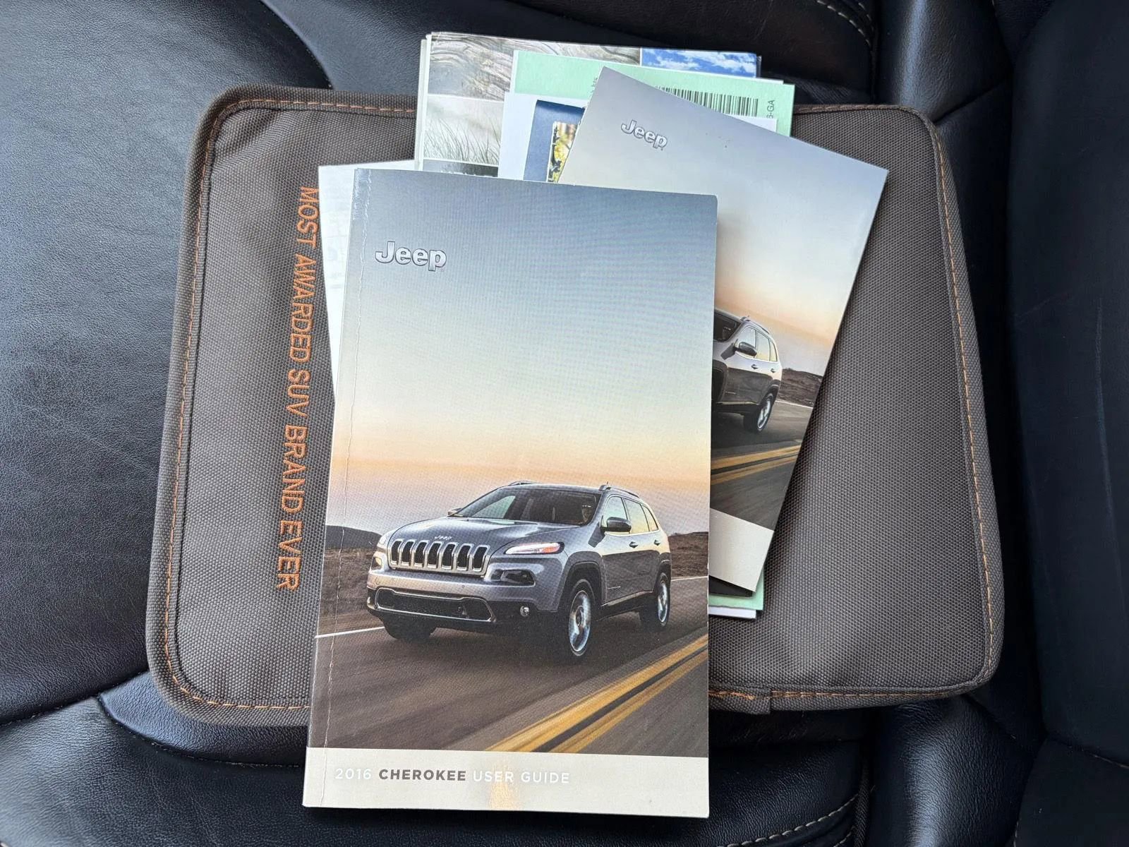 Used 2016 Jeep Cherokee Limited image 24