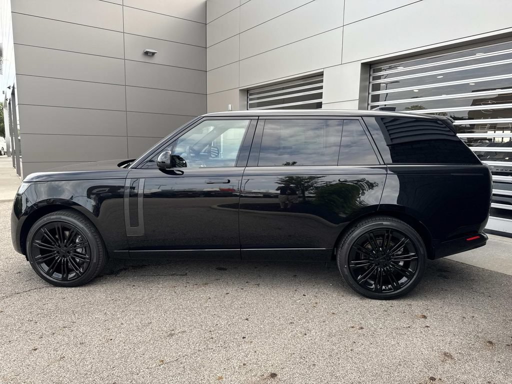 New 2026 Land Rover Range Rover Long Wheelbase SE AWD/4WD image 4