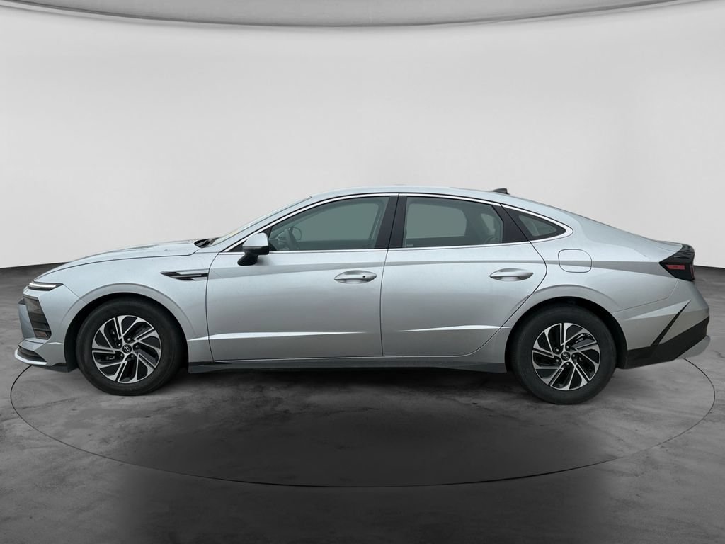Used 2026 Hyundai Sonata Blue FWD image 5