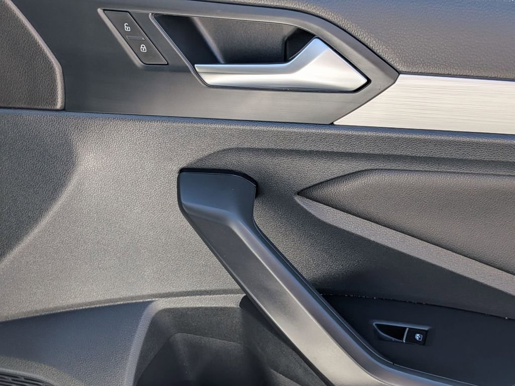 Used 2025 Volkswagen Jetta S image 32