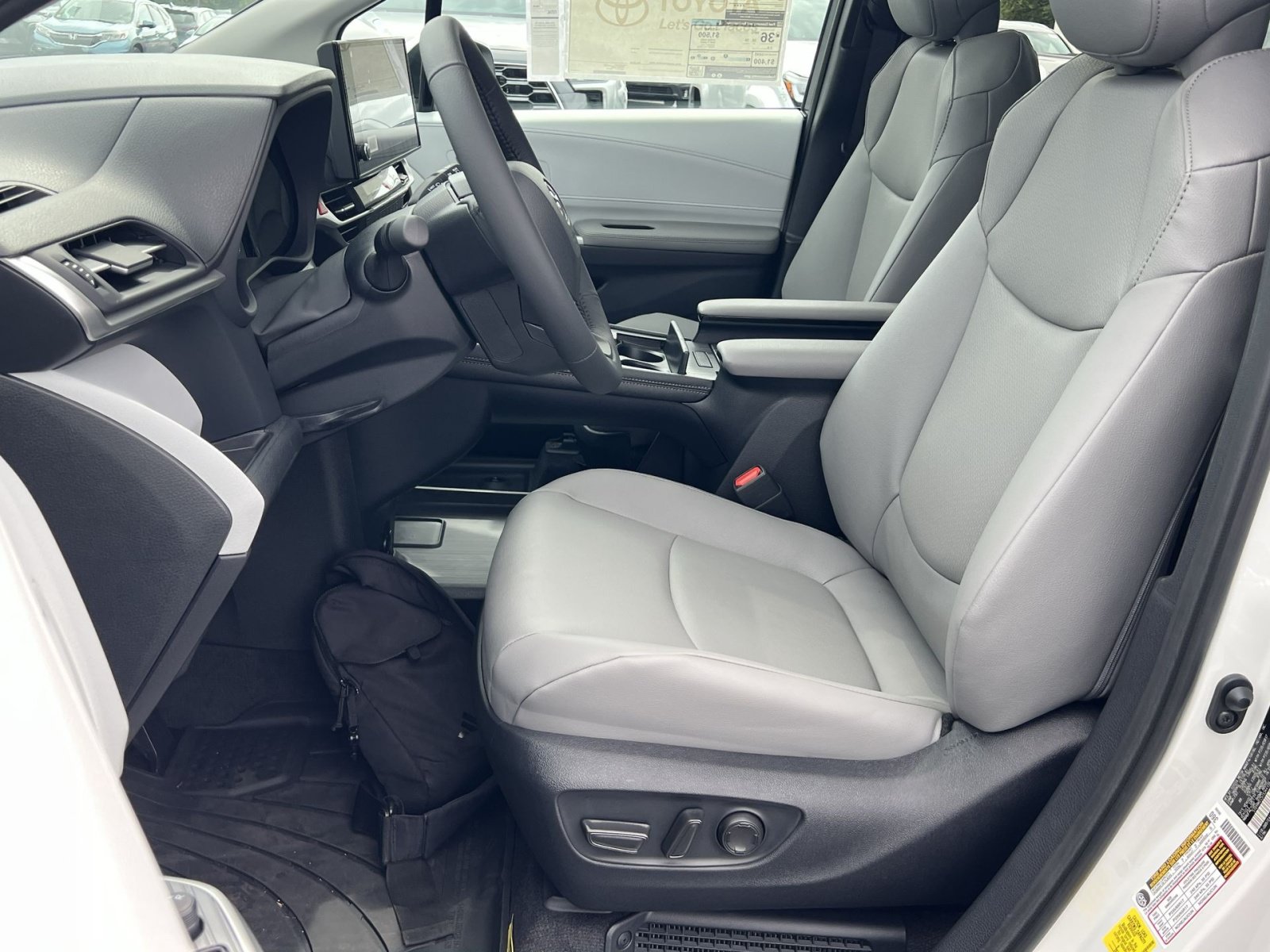 New 2026 Toyota Sienna XLE FWD image 13