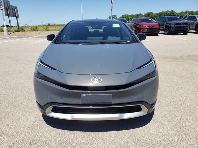 New 2026 Toyota Prius Plug-In Hybrid FWD image 2