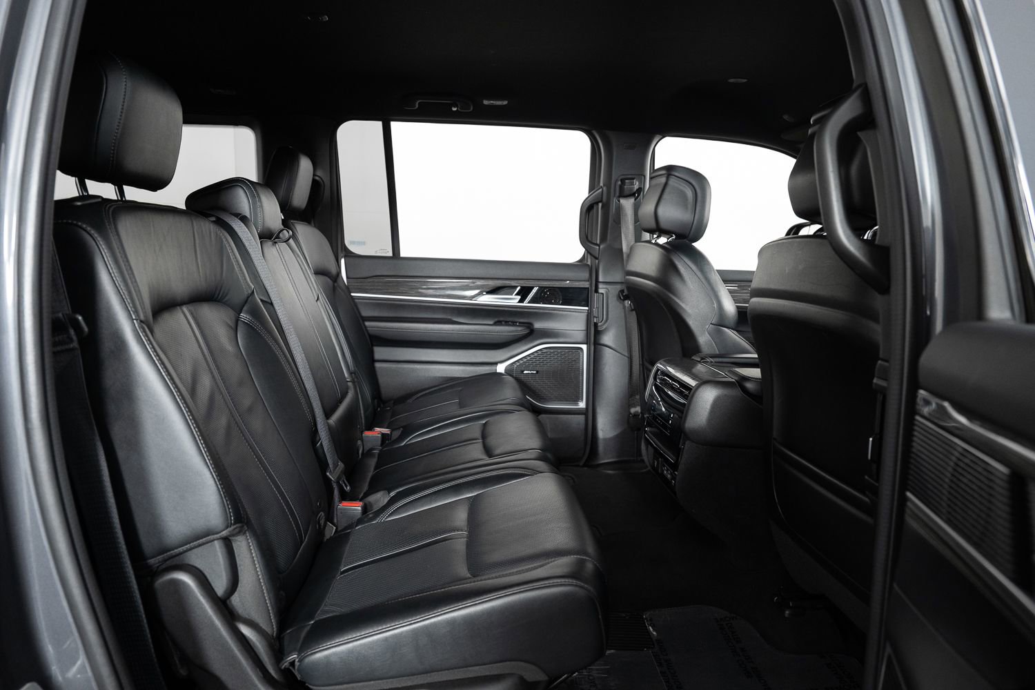 Used 2022 Jeep Wagoneer Series III image 25