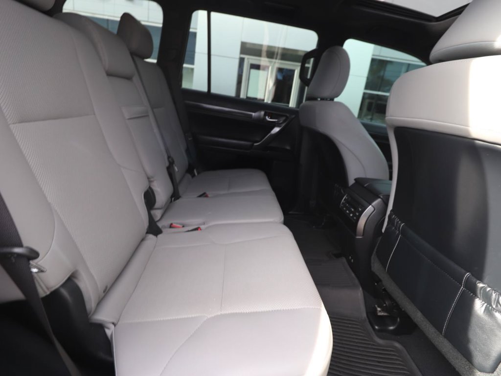 Used 2023 Lexus GX 460 w/ Black Line Special Edition AWD/4WD image 24