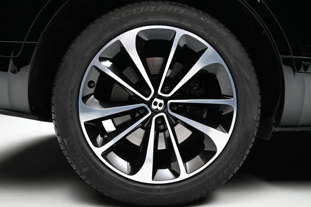 Used 2019 Bentley Bentayga AWD/4WD image 42