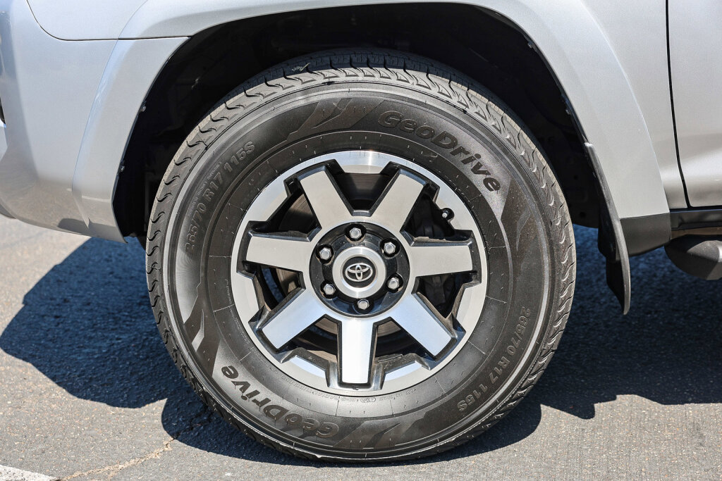 Certified 2020 Toyota 4Runner TRD Off-Road Premium w/ Moonroof Package AWD/4WD image 30