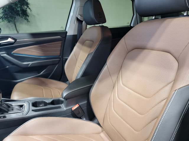 Used 2025 Volkswagen Jetta SEL FWD image 13