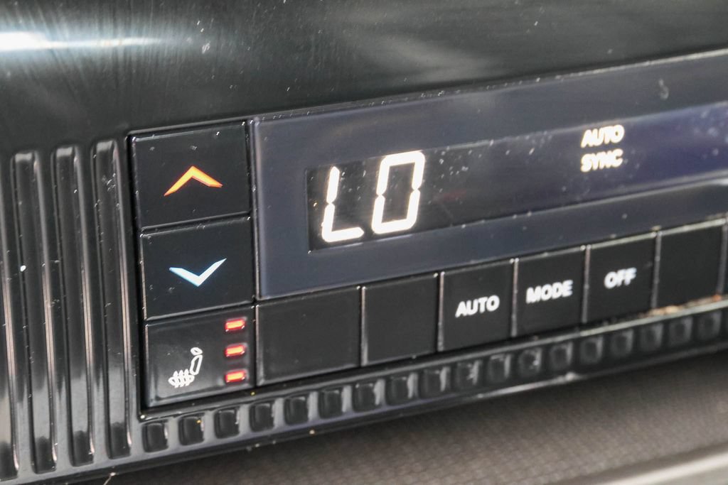 Used 2024 Jeep Wagoneer Series III AWD/4WD image 23