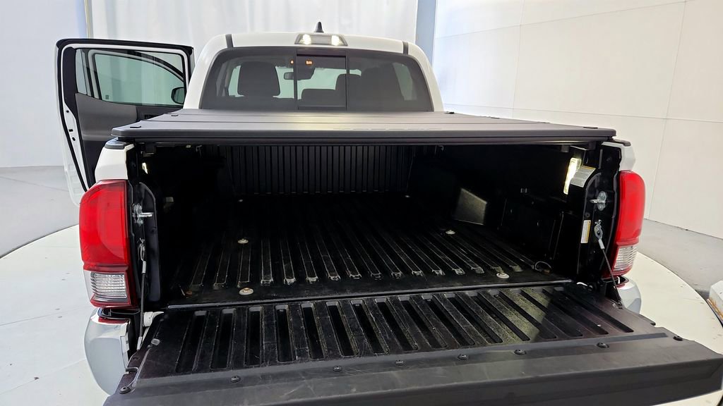 Certified 2023 Toyota Tacoma SR5 AWD/4WD image 20