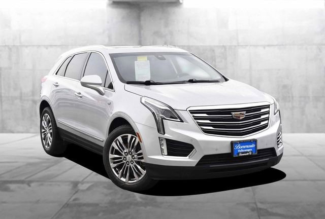 Used 2017 Cadillac XT5 Premium Luxury FWD image 2