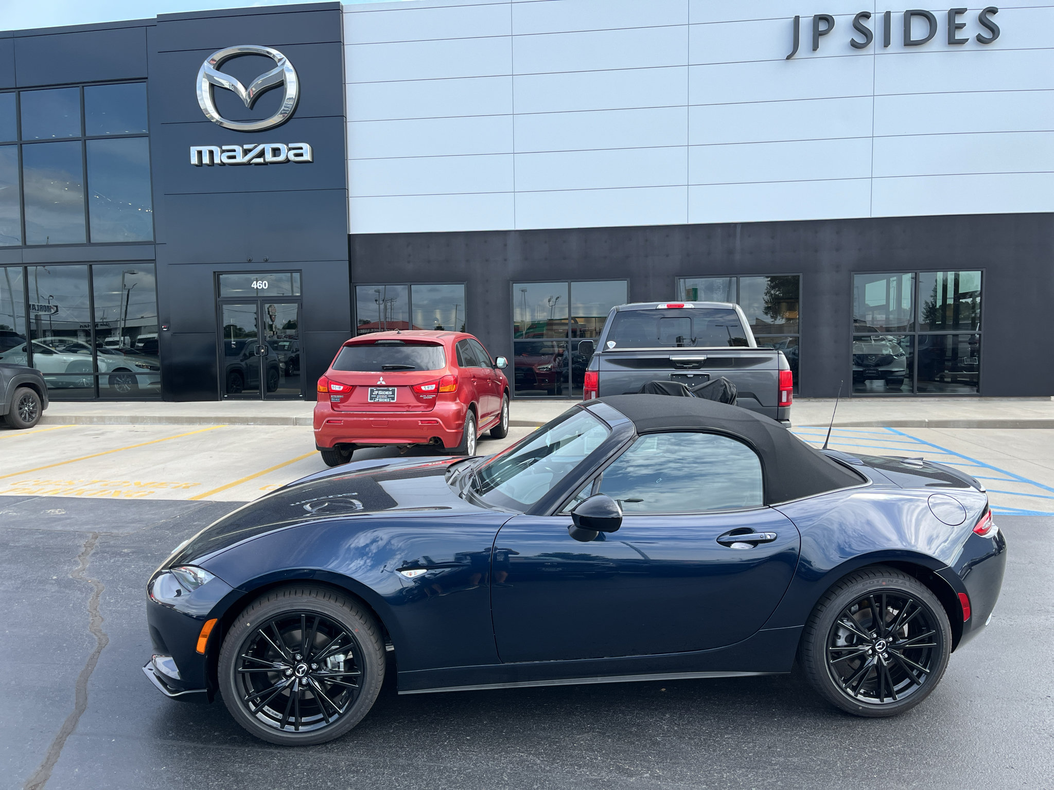 New 2026 MAZDA MX-5 Miata Club w/ Weather Package RWD image 2