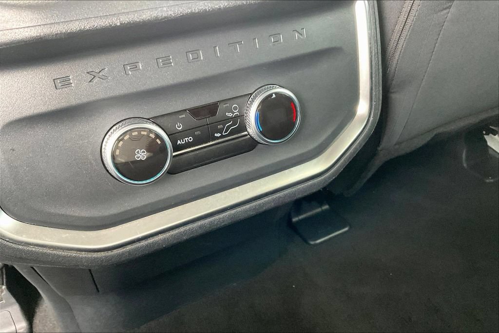 Used 2025 Ford Expedition Max Active RWD image 10