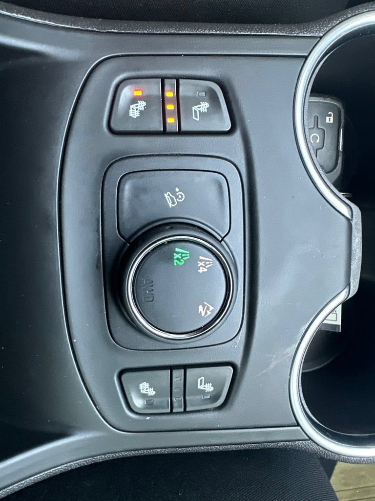 Used 2018 GMC Terrain SLE w/ Driver Convenience Package AWD/4WD image 30