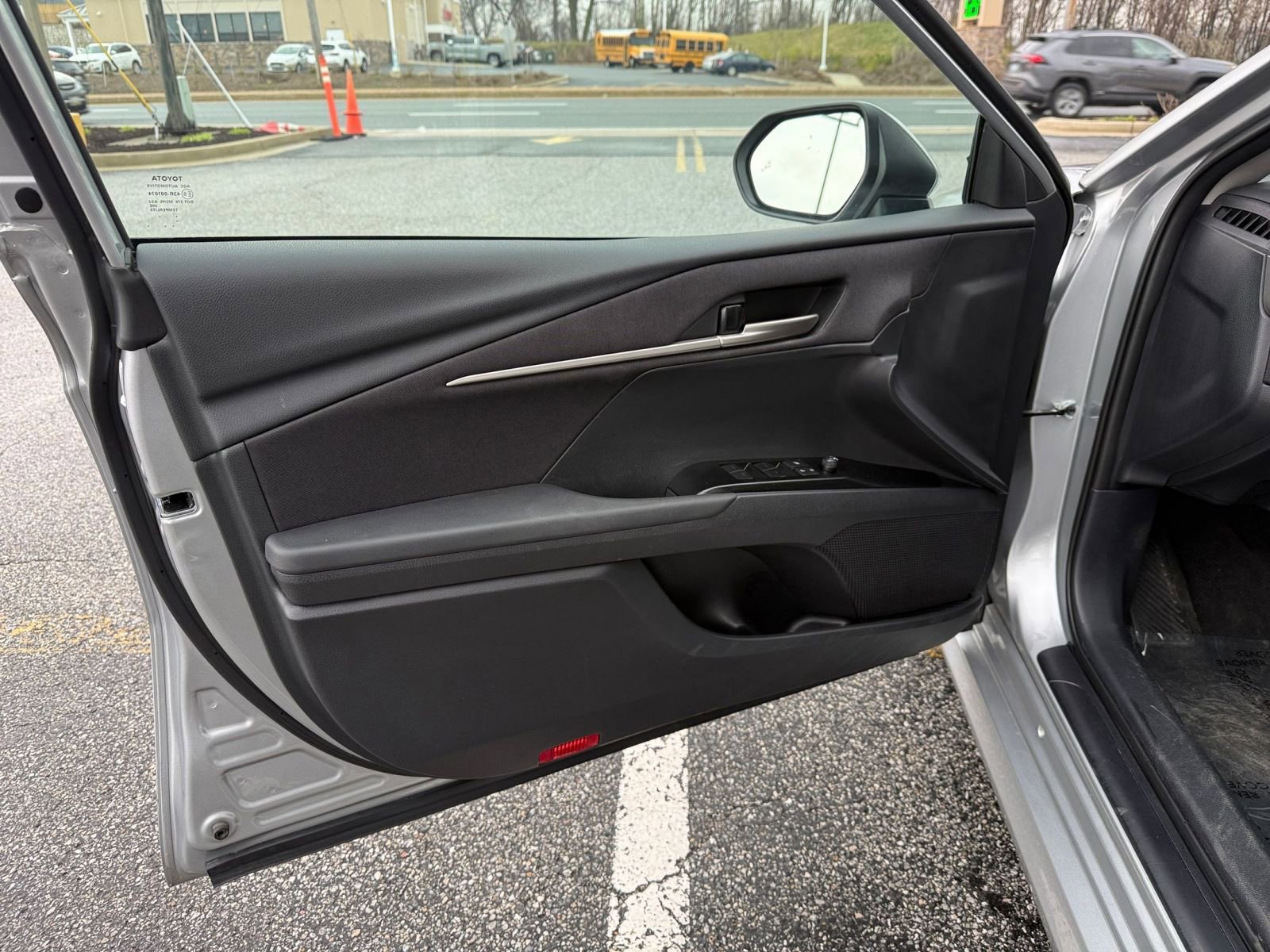 Used 2025 Toyota Camry LE image 18