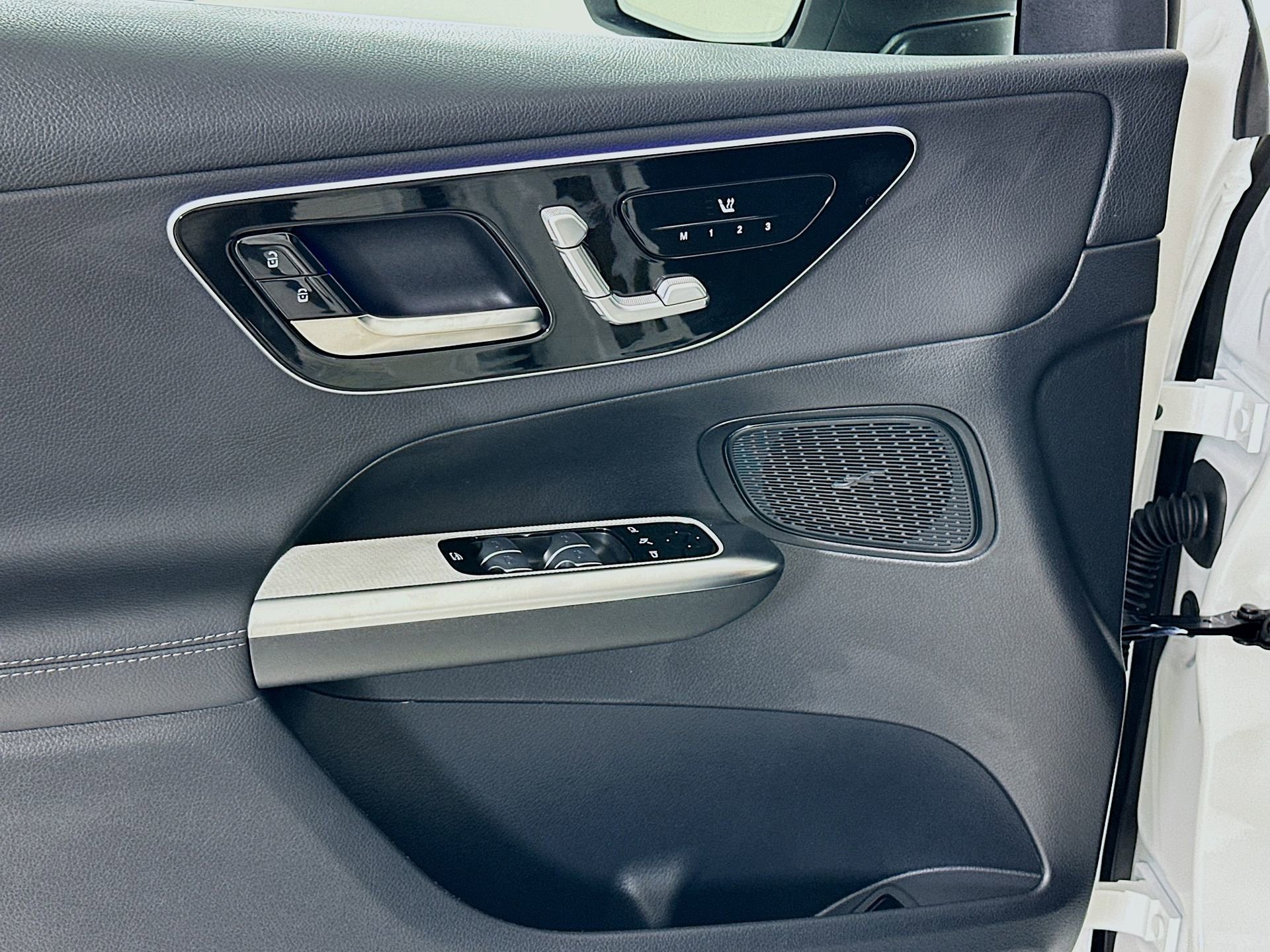 New 2026 Mercedes-Benz GLC 300 image 18