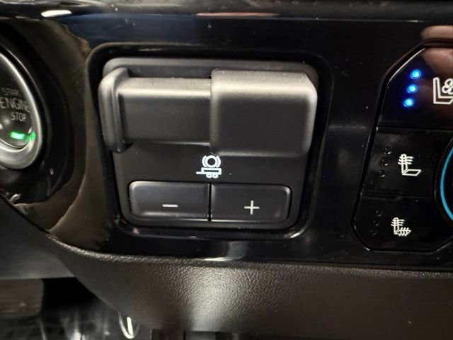 Used 2025 Chevrolet Silverado 1500 LTZ AWD/4WD image 41