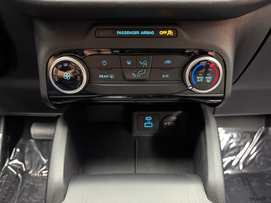 Used 2022 Ford Escape SE AWD/4WD image 17