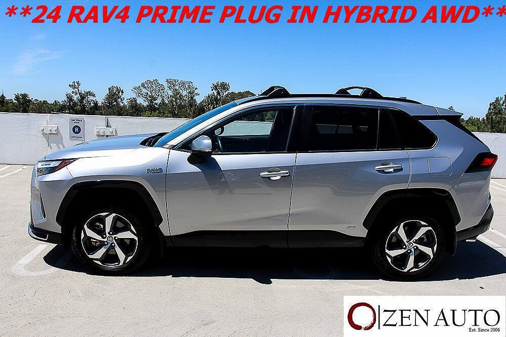 Used 2024 Toyota RAV4 SE w/ Weather & Moonroof Package AWD/4WD image 4