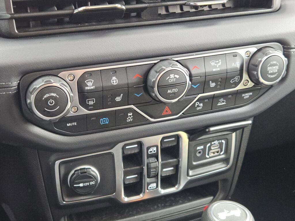 Certified 2025 Jeep Wrangler Unlimited Sahara w/ Safety Group image 24