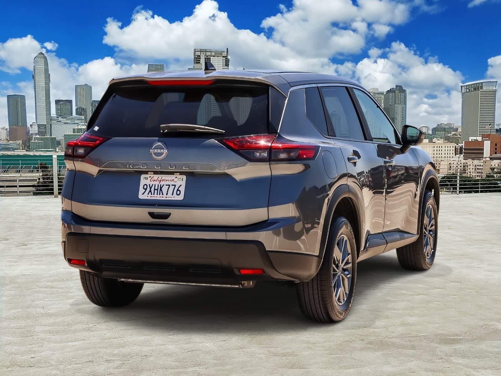 Used 2026 Nissan Rogue SV FWD image 4