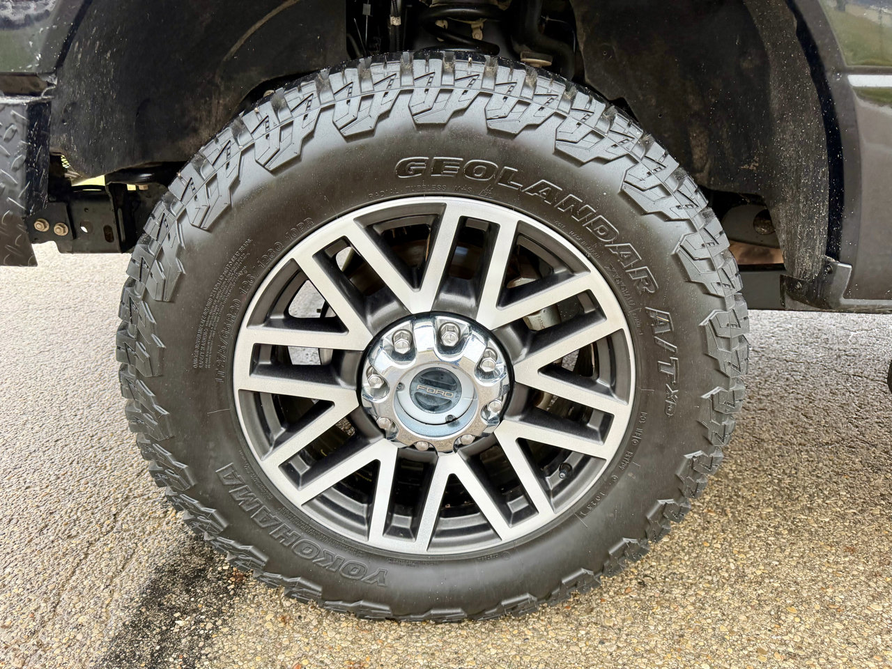 Used 2019 Ford F350 Lariat image 12