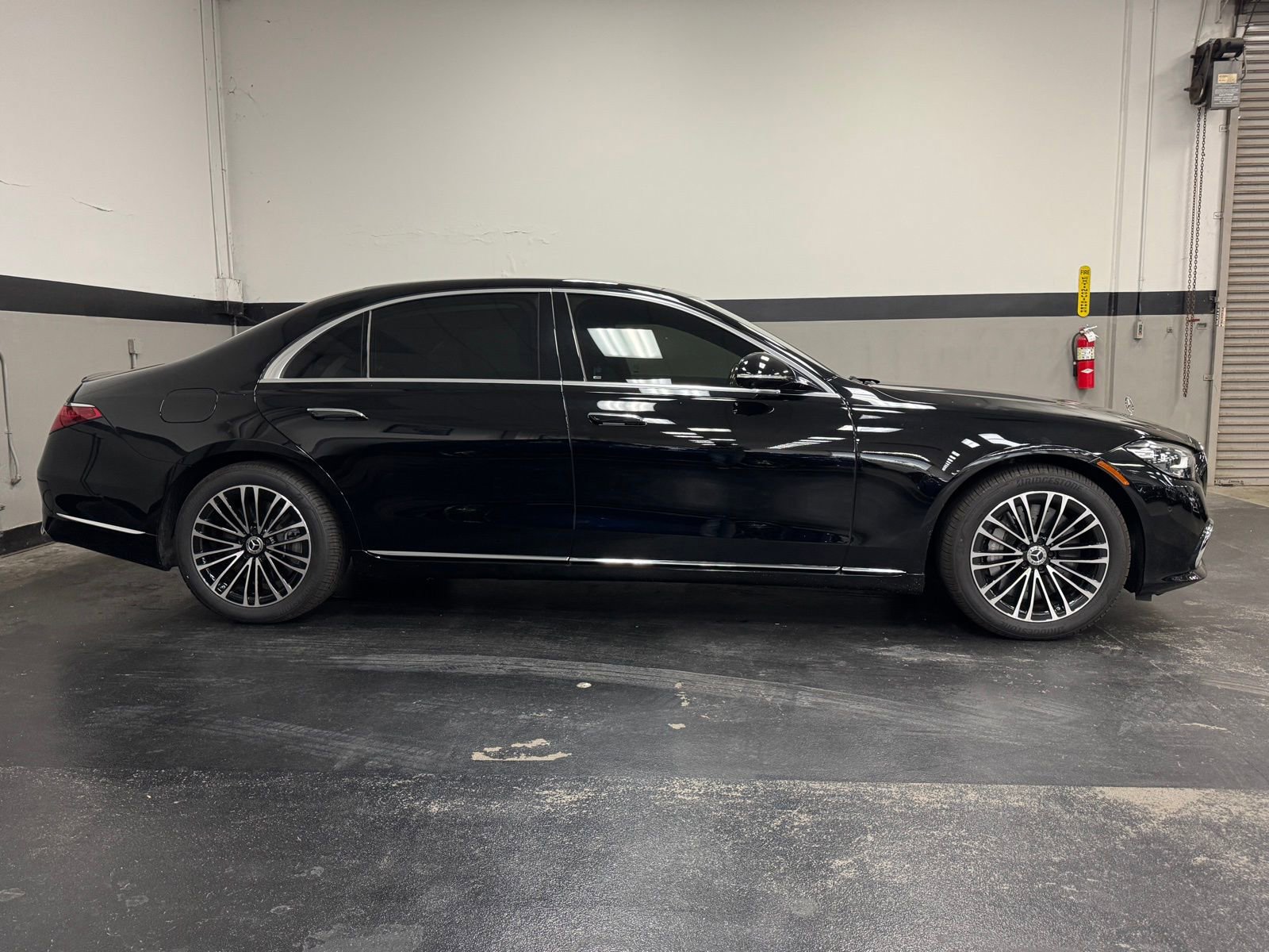 Used 2024 Mercedes-Benz S 580e 4MATIC Sedan image 5