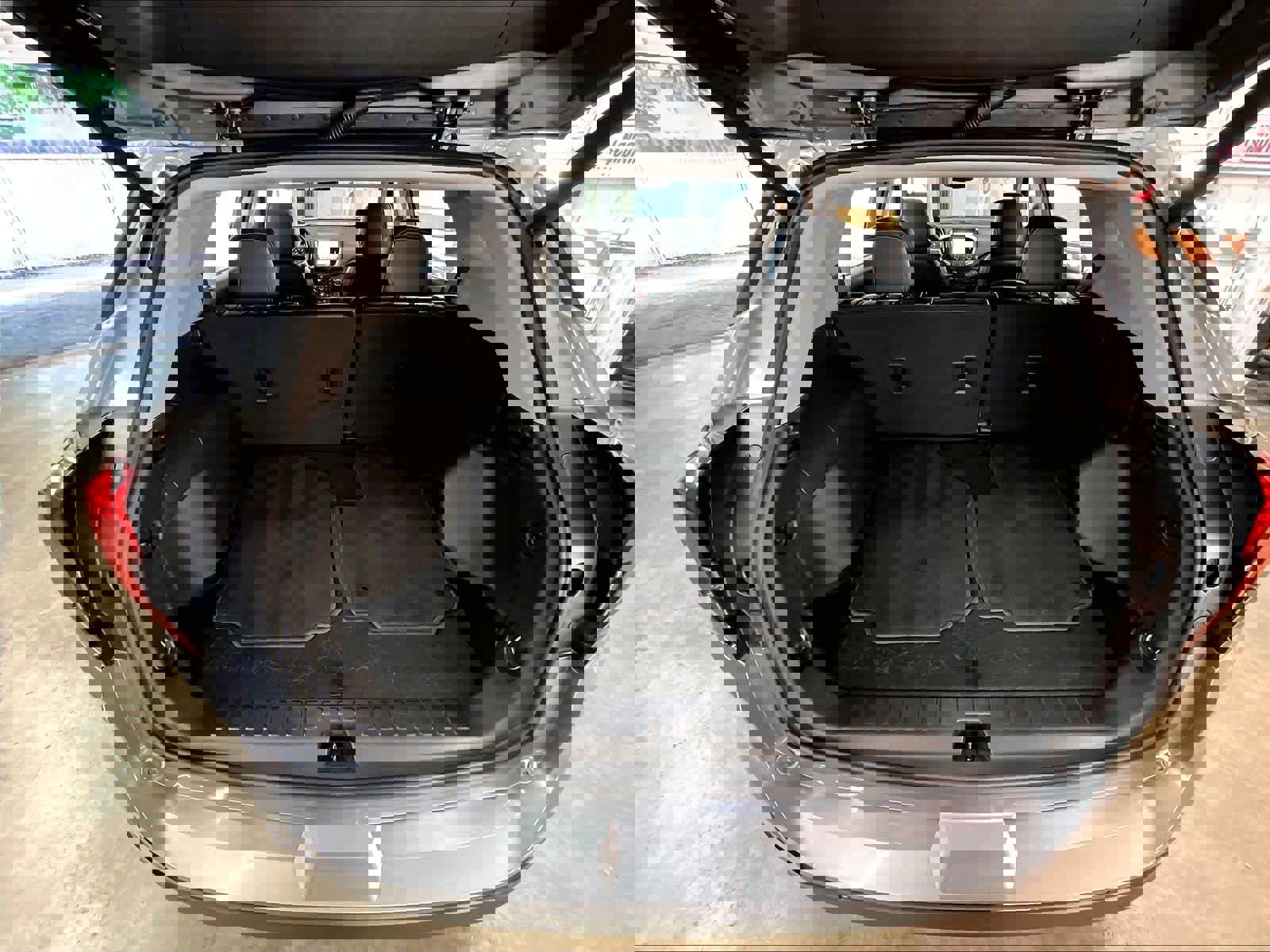 Used 2021 GMC Terrain SLT w/ Infotainment Package II image 29