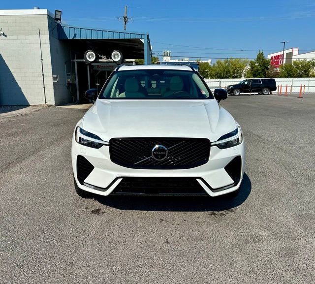 New 2026 Volvo XC60 B5 Ultra w/ Climate Package image 2