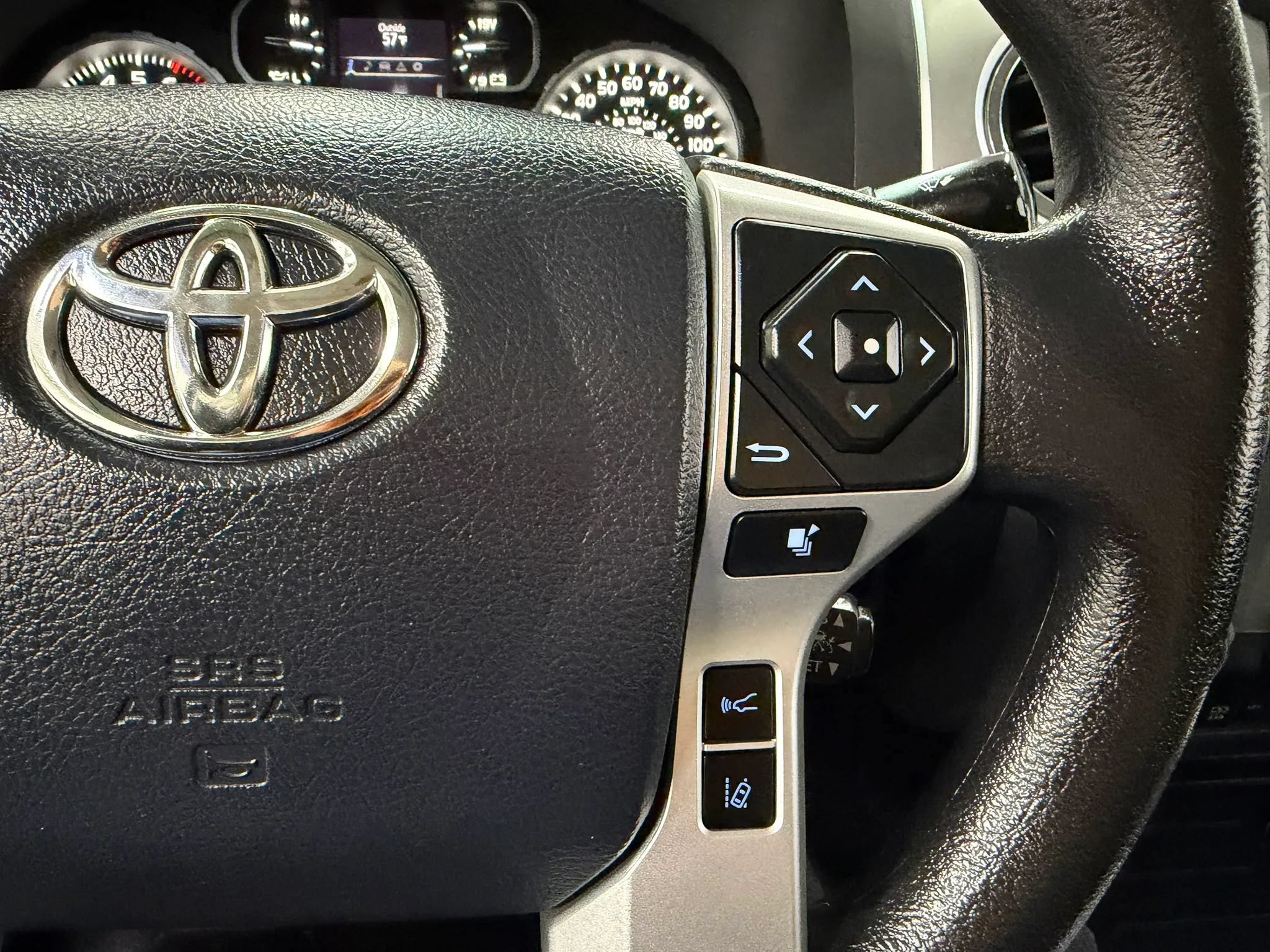 Used 2020 Toyota Tundra SR5 w/ TRD Off-Road Package AWD/4WD image 29