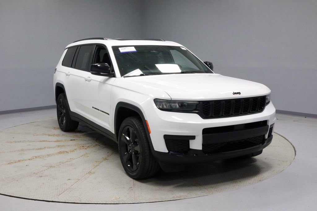 Used 2023 Jeep Grand Cherokee L Laredo AWD/4WD image 1