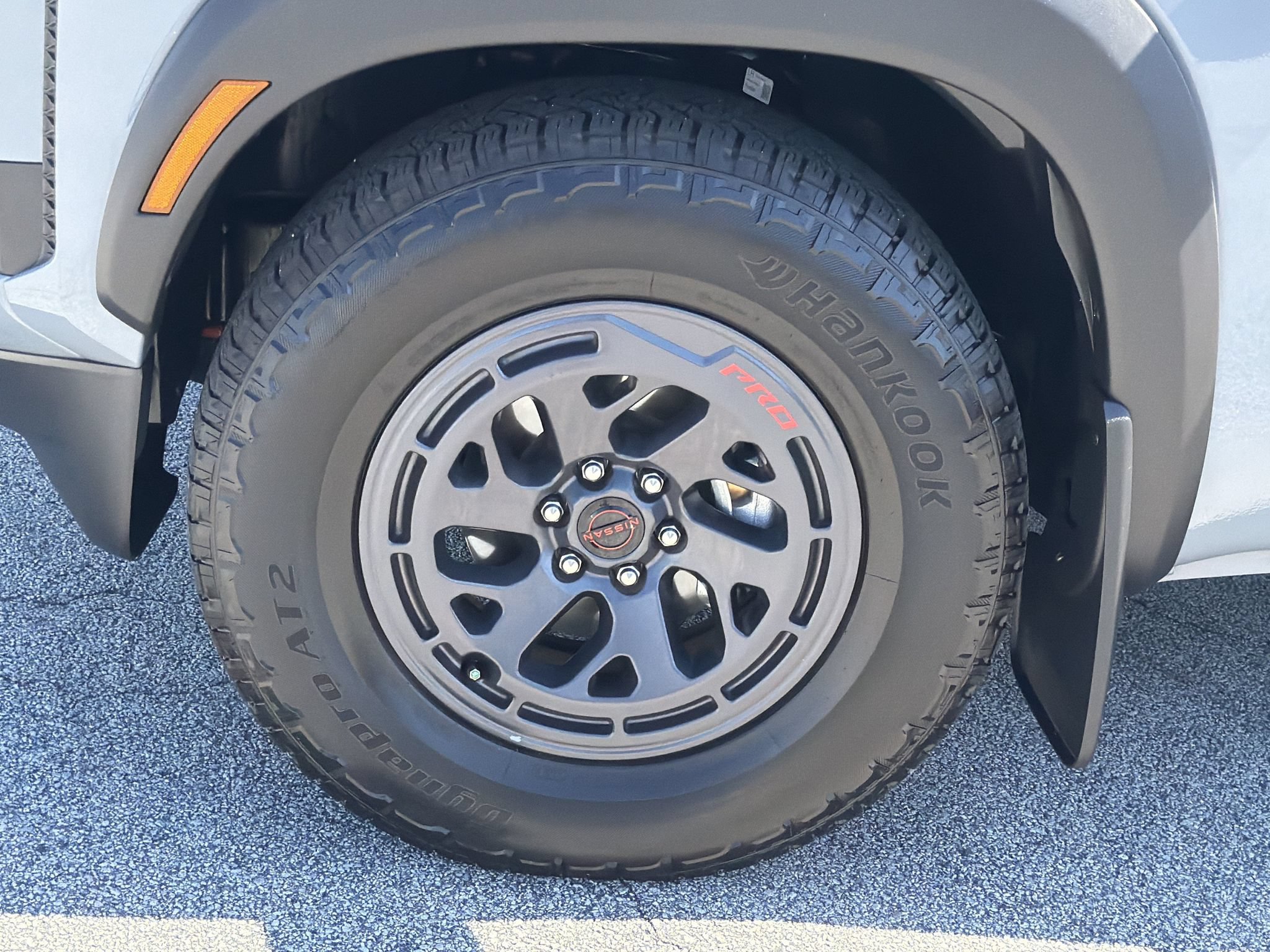 Used 2025 Nissan Frontier Pro-X RWD image 27