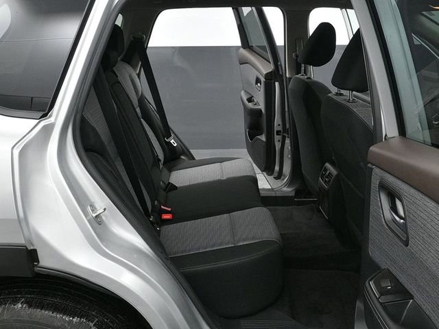 Used 2023 Nissan Rogue SV image 11