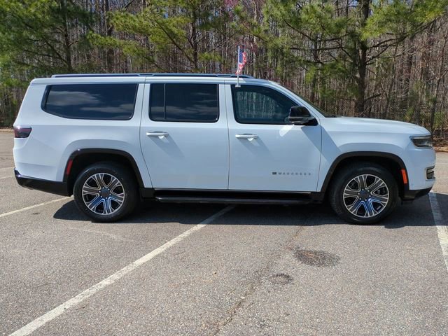 Used 2024 Jeep Wagoneer L Series II w/ Flexible Seating Group AWD/4WD image 3