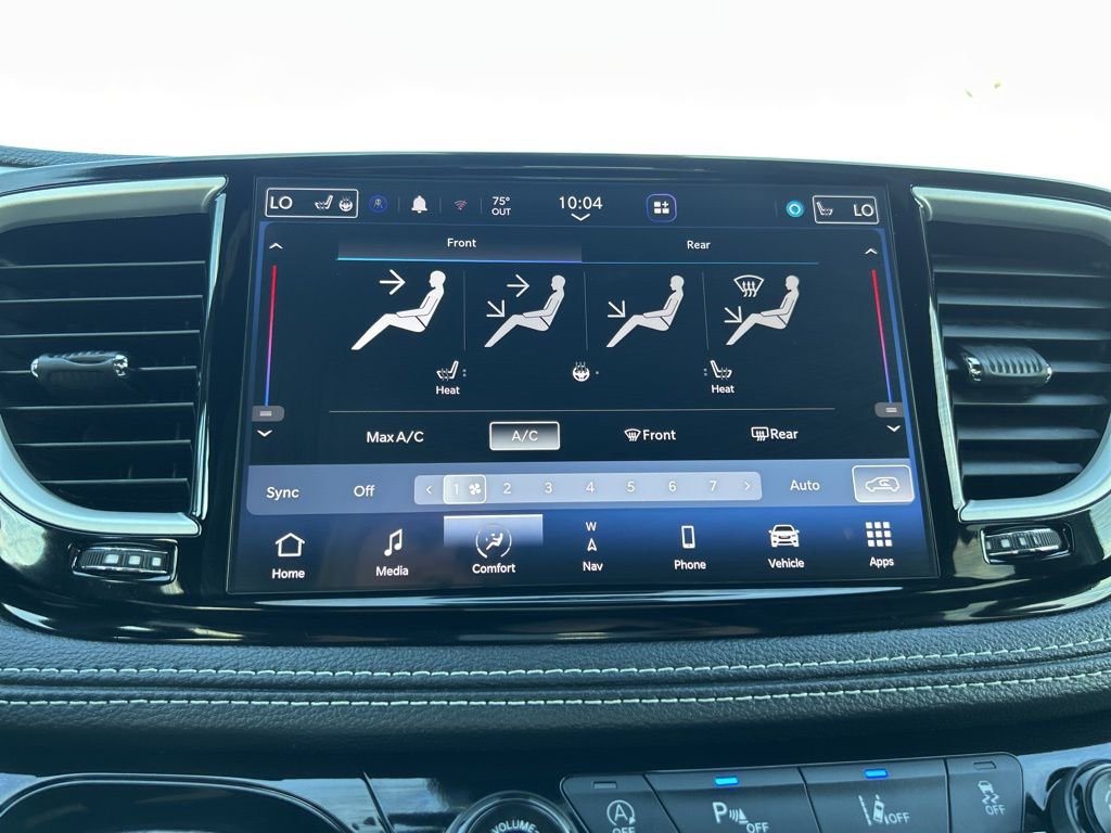 Used 2024 Chrysler Pacifica Touring-L w/ Uconnect Theater Family Group image 22