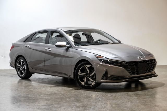 Used 2023 Hyundai Elantra Limited FWD image 9