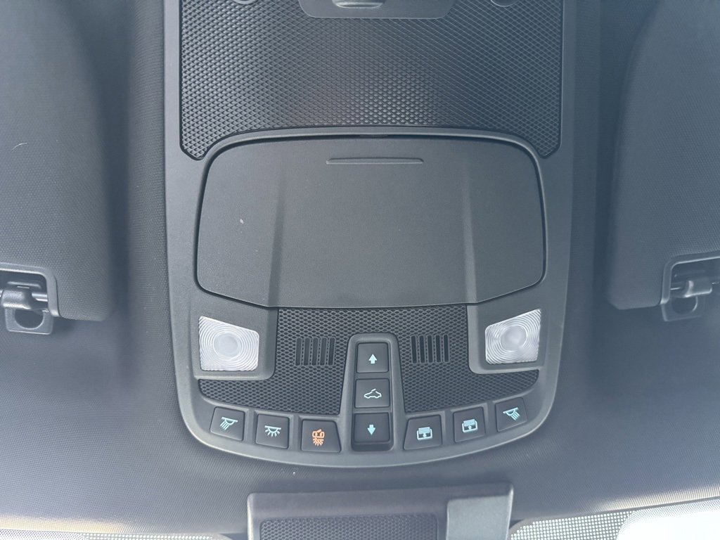 Used 2022 Ford F350 Lariat w/ Black Appearance Package image 46