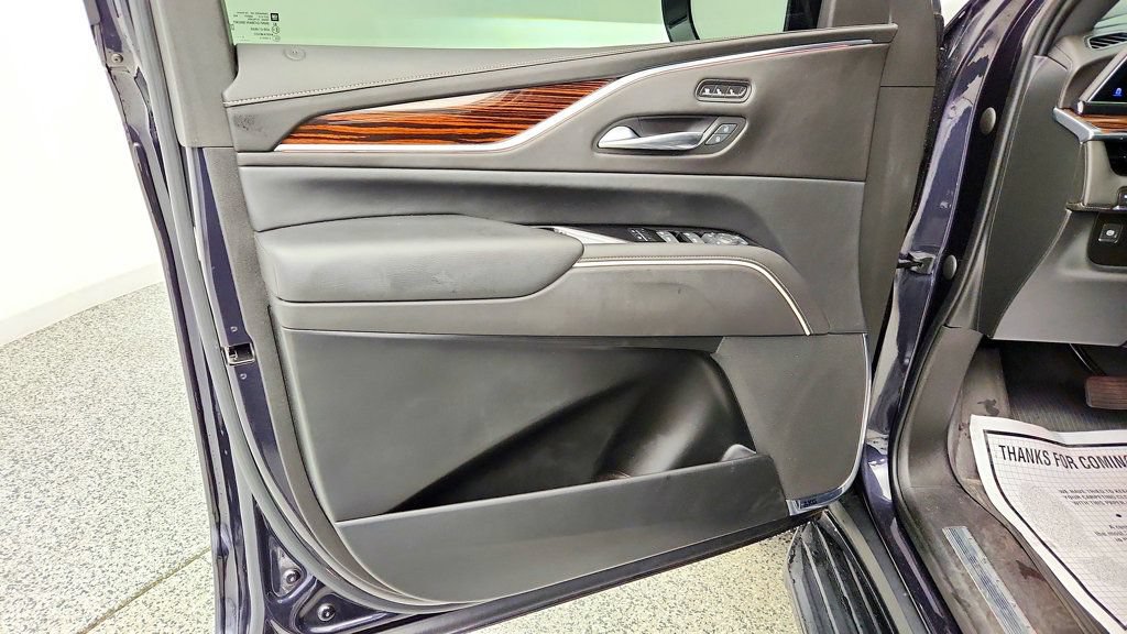 Used 2022 Cadillac Escalade Premium Luxury RWD image 11