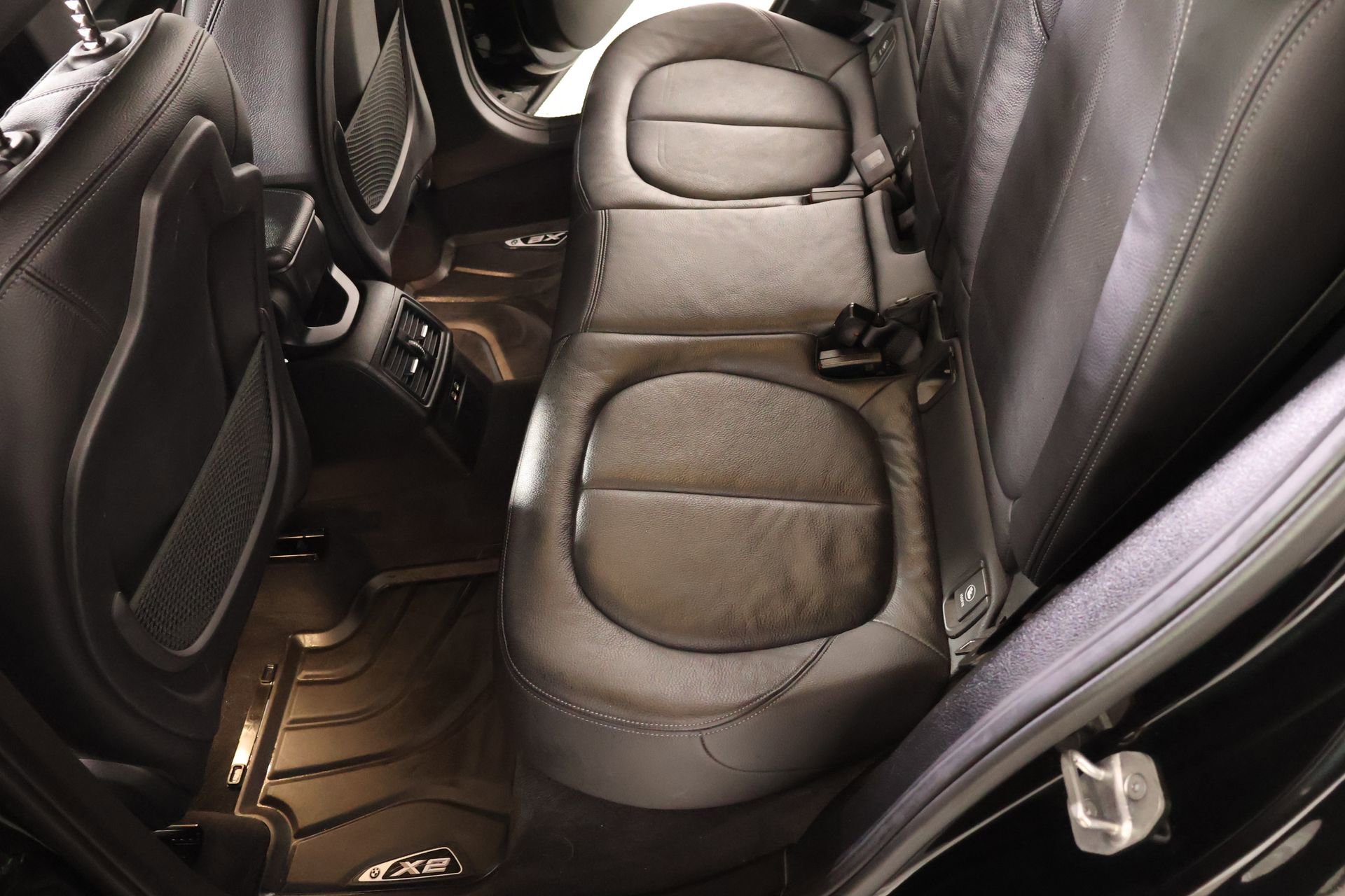 Used 2023 BMW X2 sDrive28i w/ M Sport Package image 12