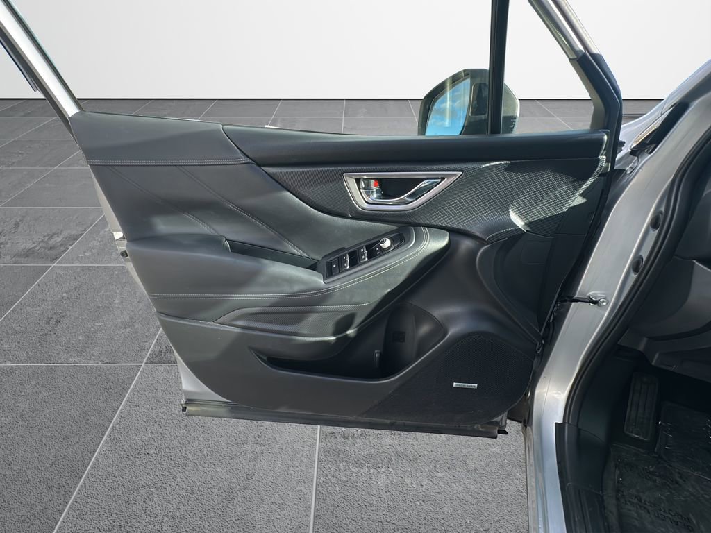 Used 2020 Subaru Forester Limited w/ Popular Package #3 image 11