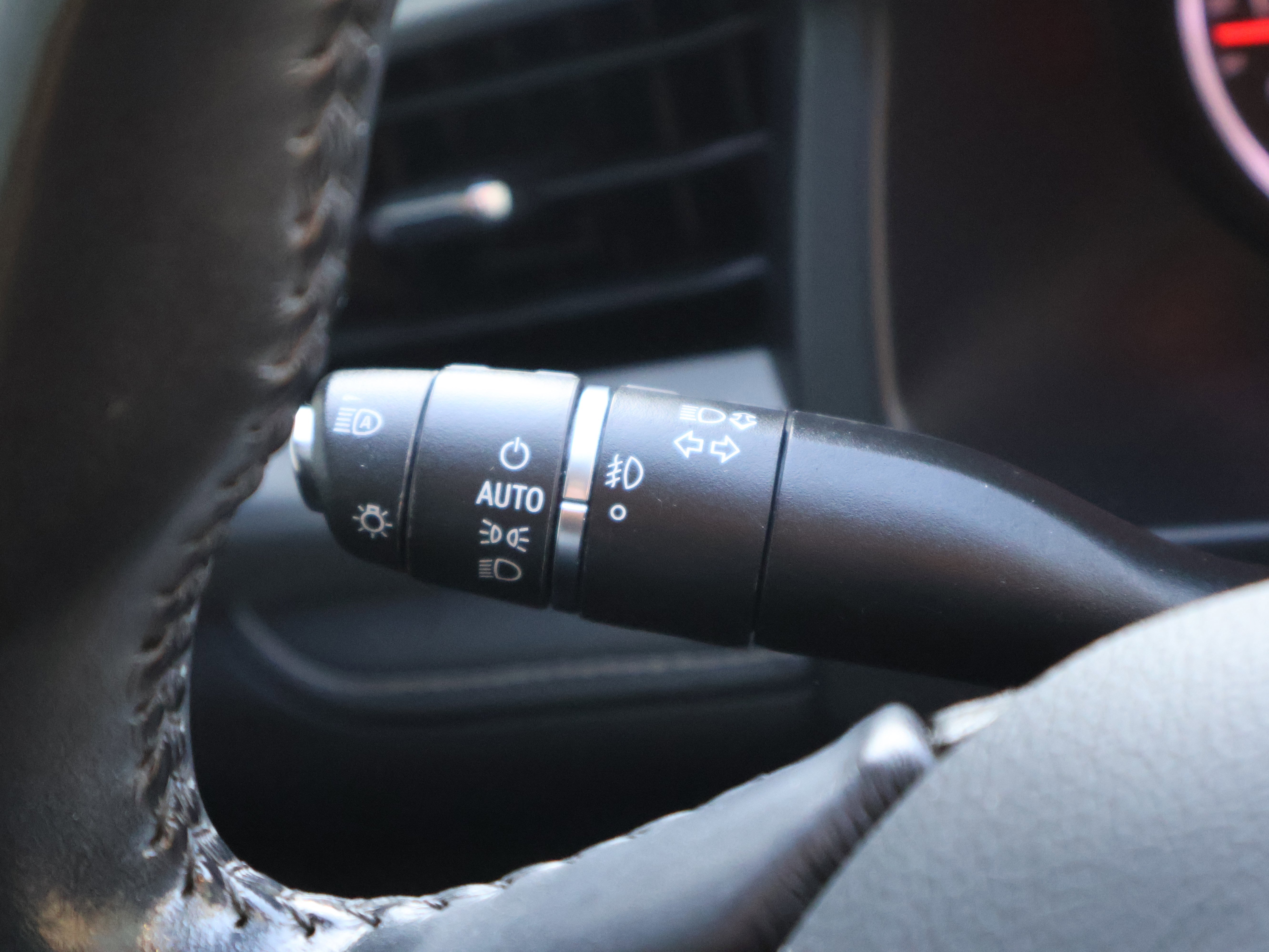 Used 2021 GMC Acadia SLT w/ Premium Package image 41